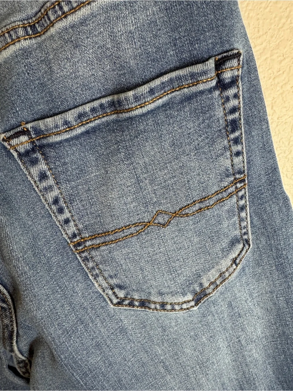 Lucky Brand 410 Athletic Slim Fit Men's Jean - Parivale, 30x32